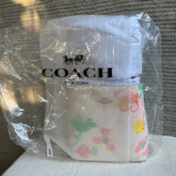 COACH LARGE Town Bucket Bag With Dreamy Land Floral Print BRAND NEW WITH TAGS - Picture 5 of 11